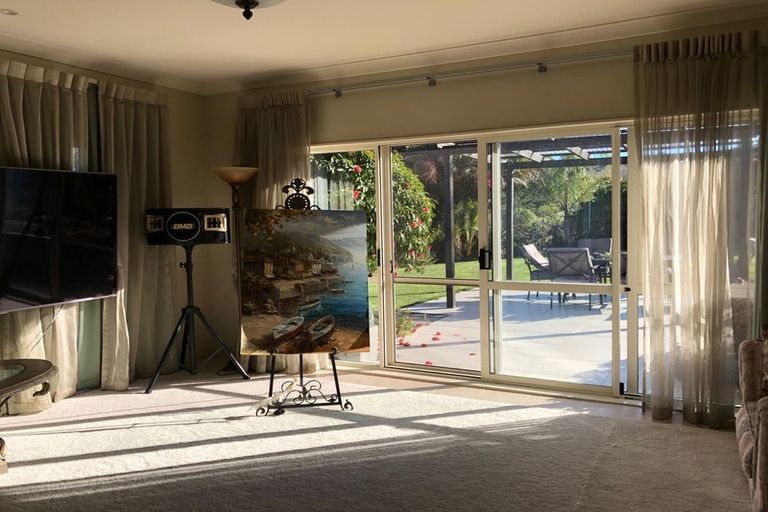 Photo of property in 33 Polo Prince Drive, Totara Park, Manurewa, 2576