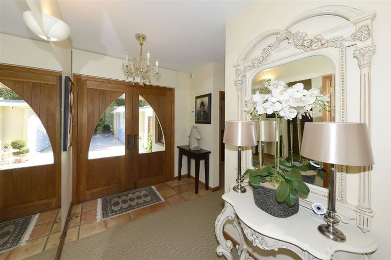 Photo of property in 8 Crichton Terrace, Cashmere, Christchurch, 8022