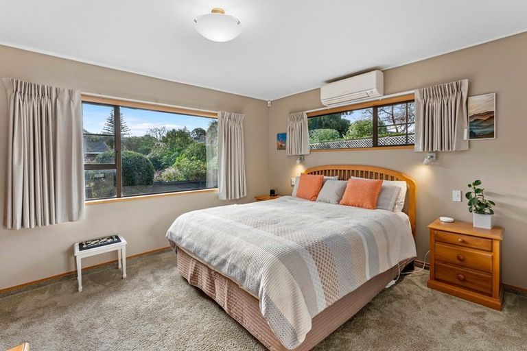 Photo of property in 11 Fleetwood Grove, Waikanae, 5036