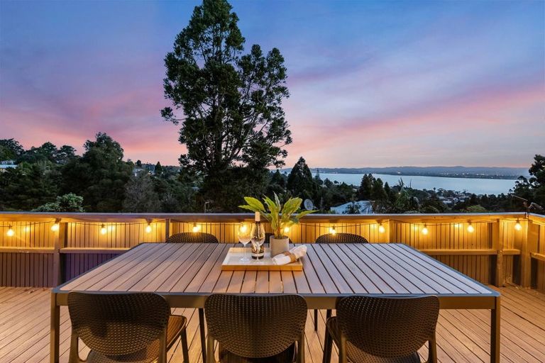 Photo of property in 35 Pluto Place, Beach Haven, Auckland, 0626