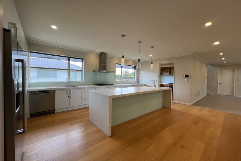 Photo of property in 6 Albertine Place, Greenhithe, Auckland, 0632