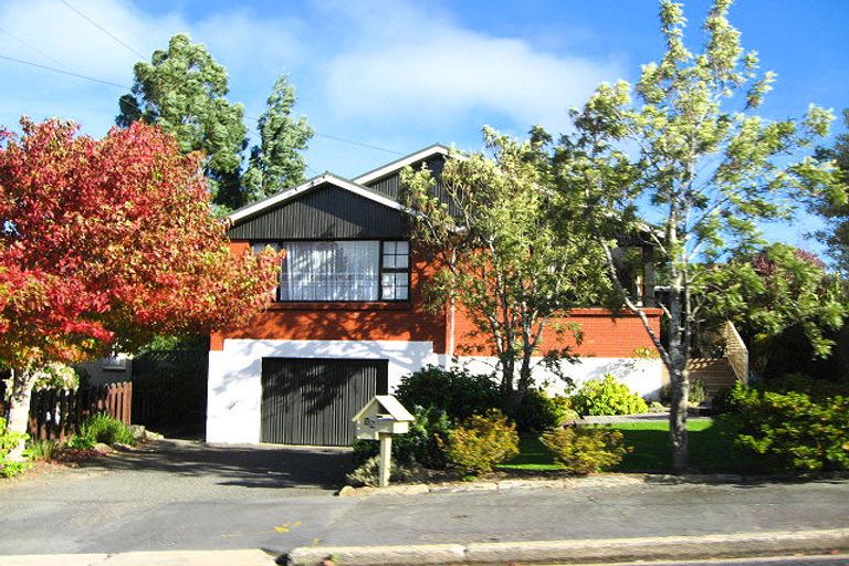 Photo of property in 15 Honeystone Street, Helensburgh, Dunedin, 9010