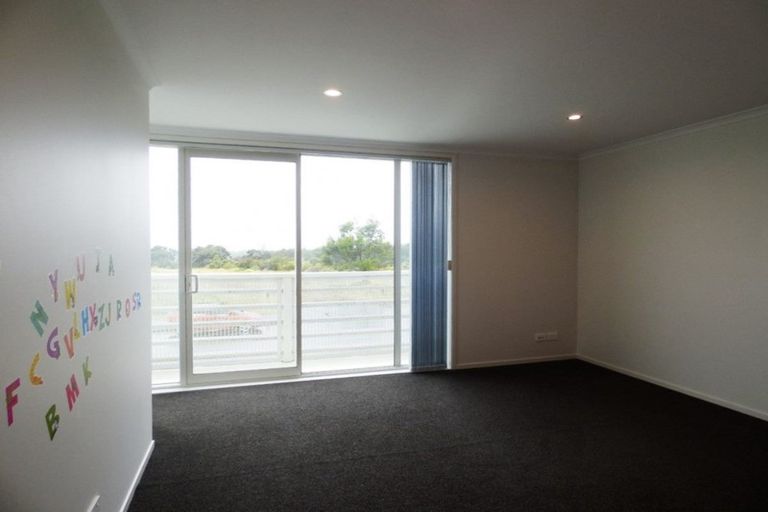 Photo of property in 63h Westgate Drive, Massey, Auckland, 0614