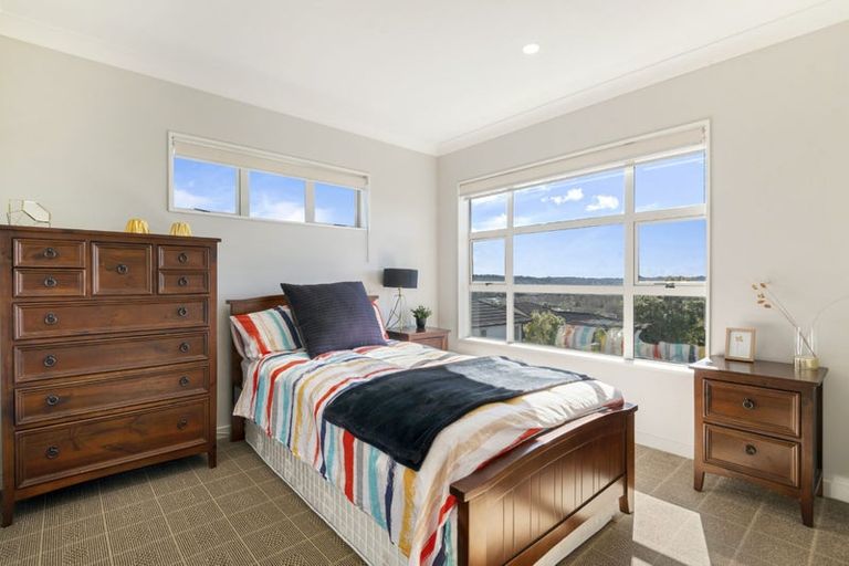 Photo of property in 4 Laurel Oak Drive, Schnapper Rock, Auckland, 0632