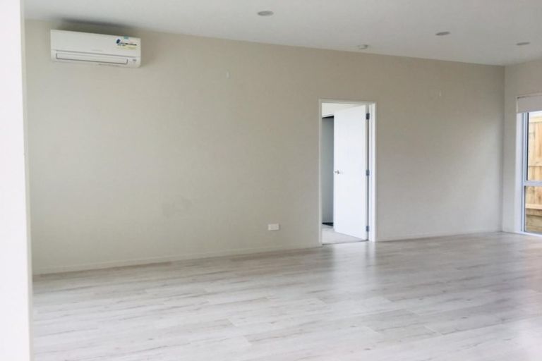 Photo of property in 75 Rosewell Crescent, Flat Bush, Auckland, 2019