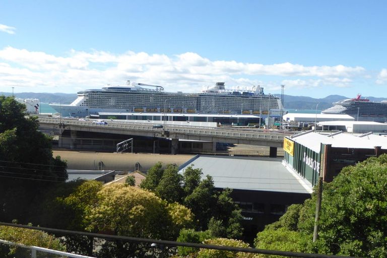 Photo of property in 9c Stowe Hill, Thorndon, Wellington, 6011