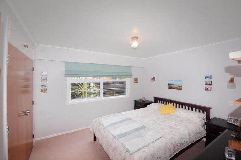 Photo of property in 27 Cranwell Street, Churton Park, Wellington, 6037