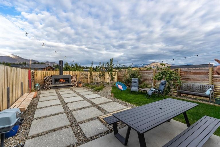 Photo of property in 2 Nokomai Street, Wanaka, 9305