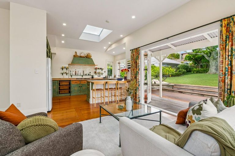 Photo of property in 6 Seabreeze Road, Narrow Neck, Auckland, 0624