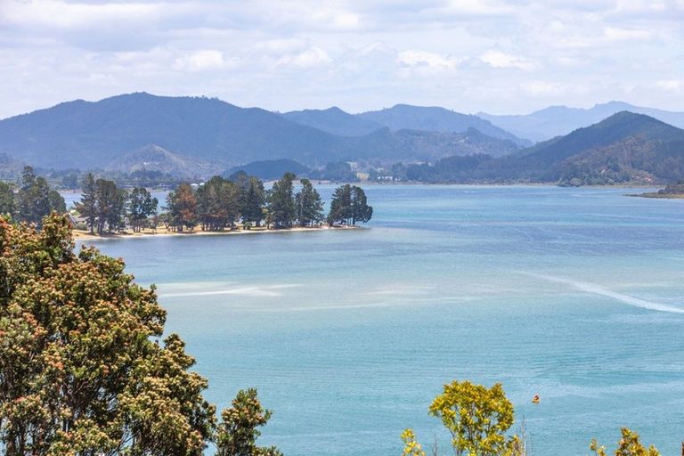 Photo of property in 160 Paku Drive, Tairua, 3508