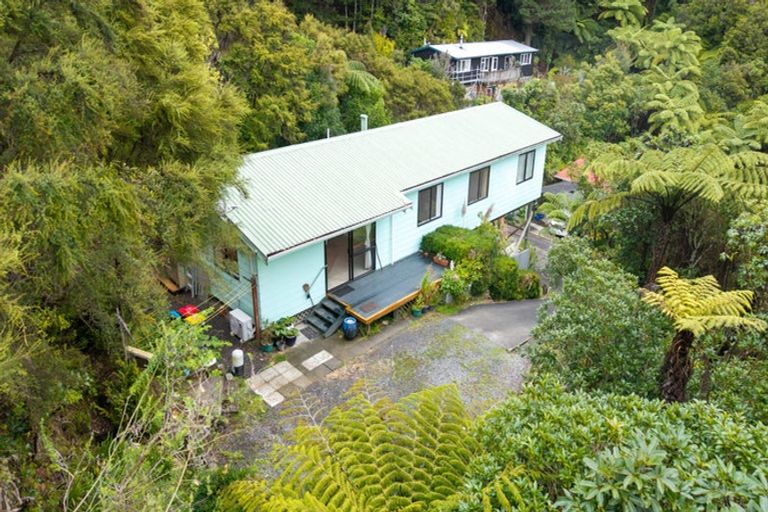 Photo of property in 44 Ngahere Street, Stokes Valley, Lower Hutt, 5019