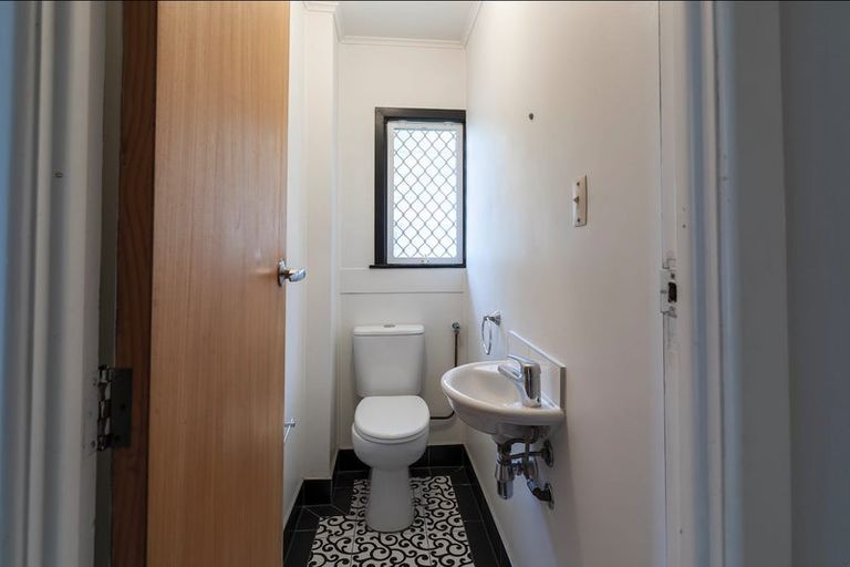 Photo of property in 265 Titirangi Road, Titirangi, Auckland, 0604