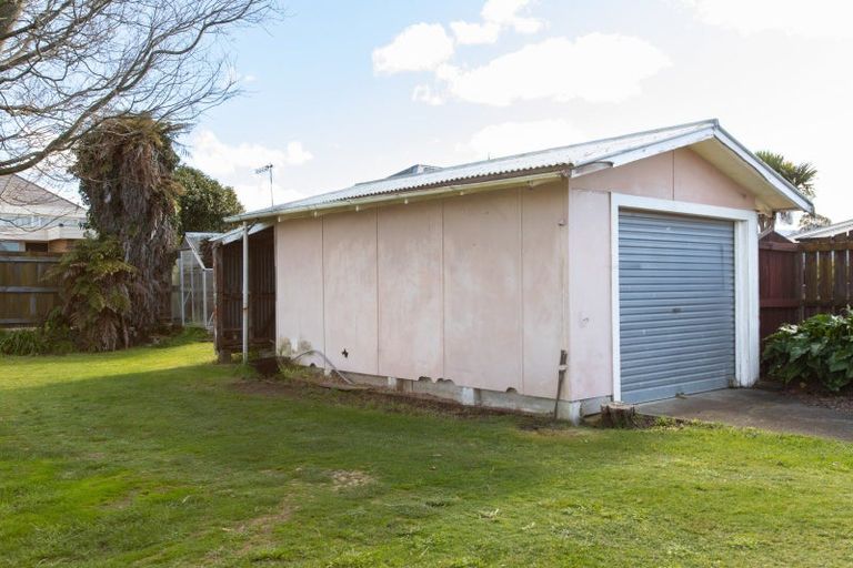 Photo of property in 10 Allardice Street, Dannevirke, 4930