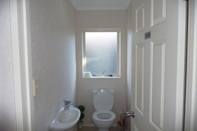 Photo of property in 4 Ballyroney Place, East Tamaki, Auckland, 2013