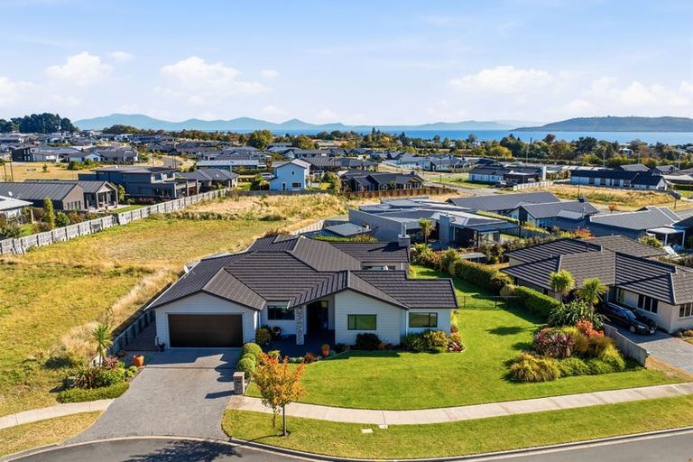 Photo of property in 6 Tuhua Close, Wharewaka, Taupo, 3330