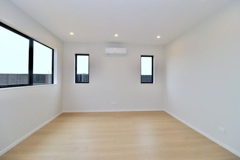 Photo of property in 13 Ngakau Road, Karaka, 2113