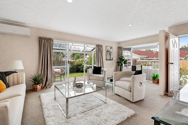 Photo of property in 2/24a Wolsley Avenue, Milford, Auckland, 0620