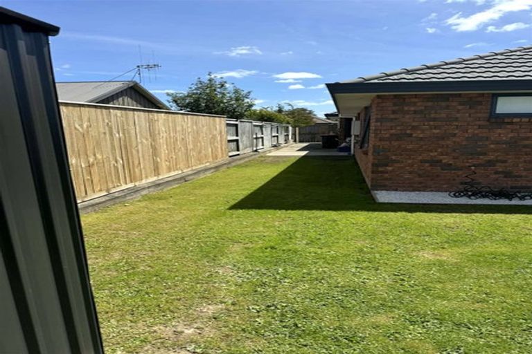 Photo of property in 42 Peter Hall Drive, Kelvin Grove, Palmerston North, 4414