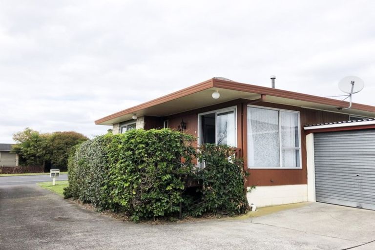 Photo of property in 1/127 Pigeon Mountain Road, Half Moon Bay, Auckland, 2012