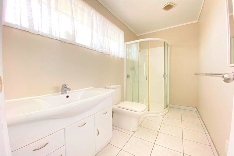 Photo of property in 43 Mack Place, Red Hill, Papakura, 2110