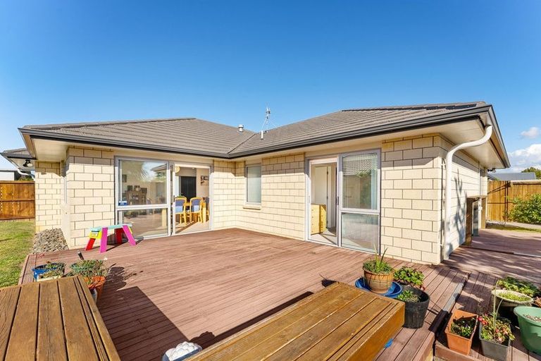 Photo of property in 34 Butterworth Crescent, Papamoa Beach, Papamoa, 3118