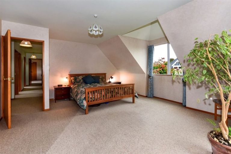 Photo of property in 12 Ilam Park Place, Ilam, Christchurch, 8041