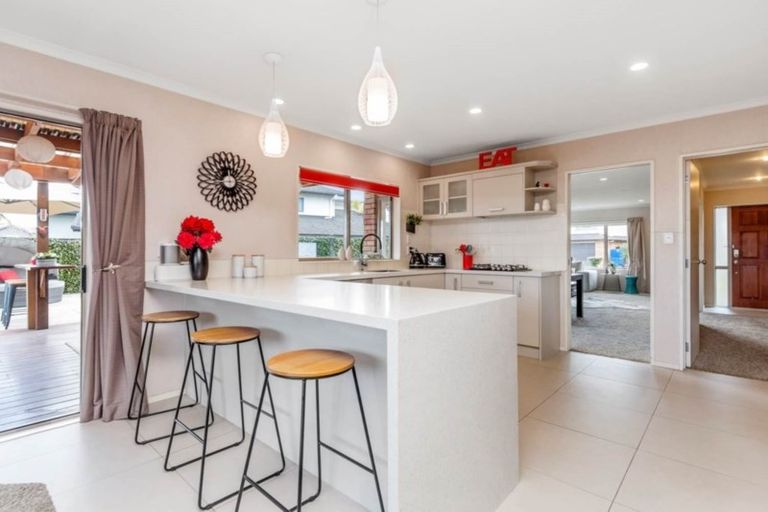 Photo of property in 9 Breon Place, Flat Bush, Auckland, 2016