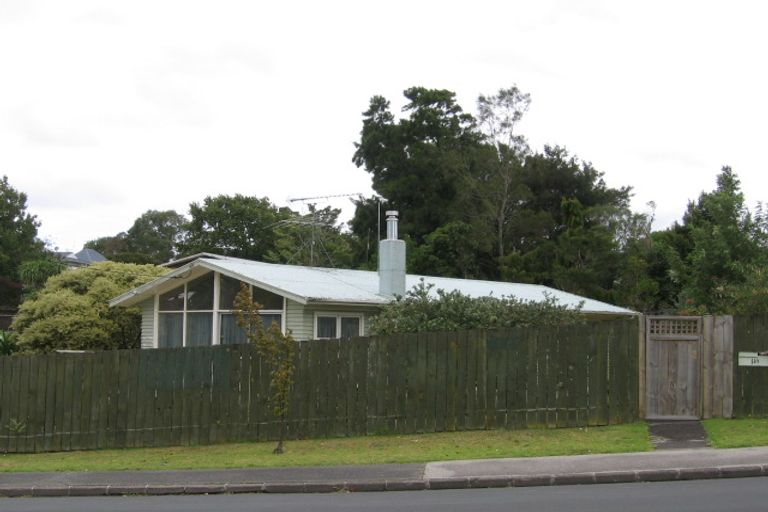 Photo of property in 145 Beach Haven Road, Beach Haven, Auckland, 0626