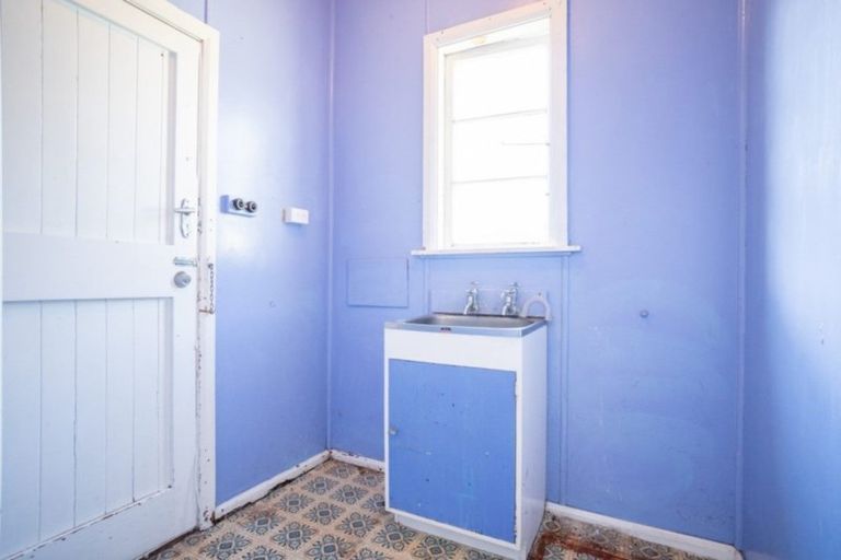 Photo of property in 2 Terrace Street, Roslyn, Palmerston North, 4414