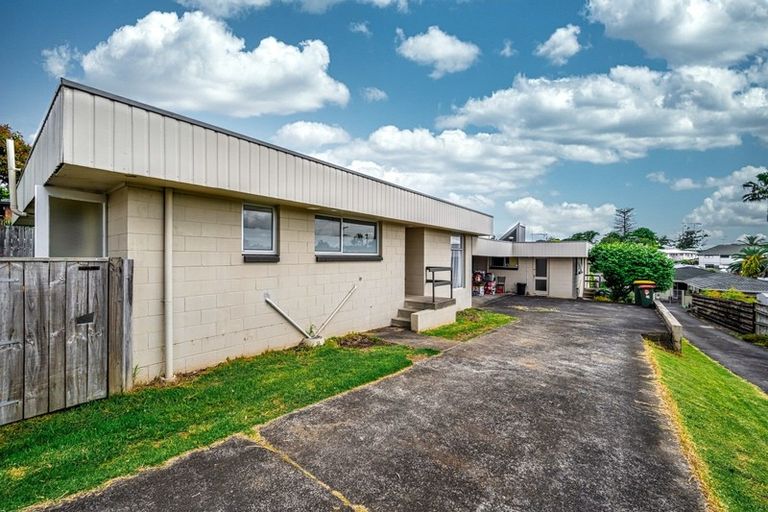 Photo of property in 1-2/19 Pegler Drive, Howick, Auckland, 2014