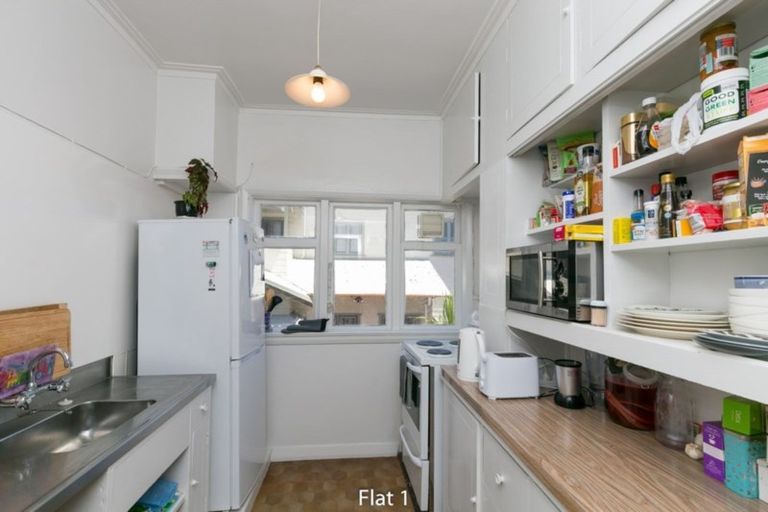 Photo of property in 1/57 Hawker Street, Mount Victoria, Wellington, 6011