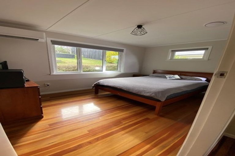 Photo of property in 99 Kenmore Street, Newlands, Wellington, 6037