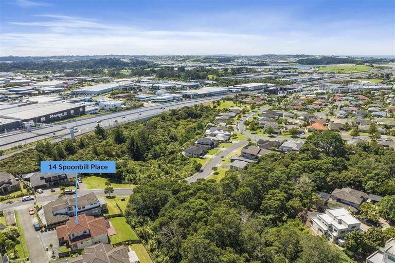 Photo of property in 14 Spoonbill Place, Unsworth Heights, Auckland, 0632