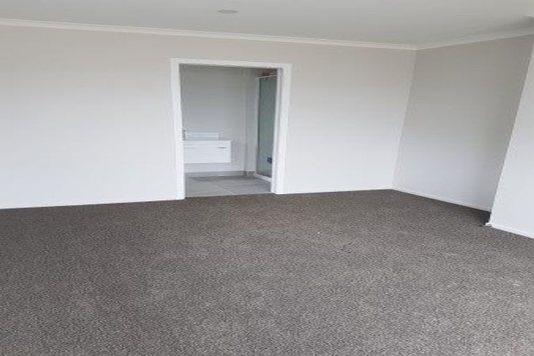 Photo of property in 9a Madeira Close, Whitby, Porirua, 5024