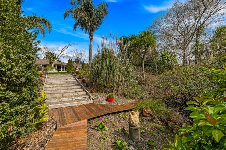 Photo of property in 41 Whangaparaoa Road, Red Beach, 0932