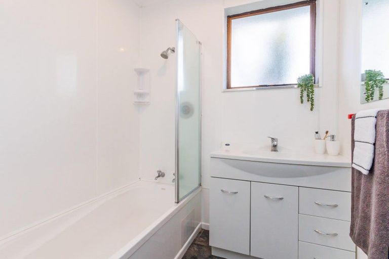 Photo of property in 60b Rhodes Drive, Kelvin Grove, Palmerston North, 4414