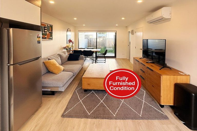 Photo of property in 47d Northcote Road, Hillcrest, Auckland, 0627