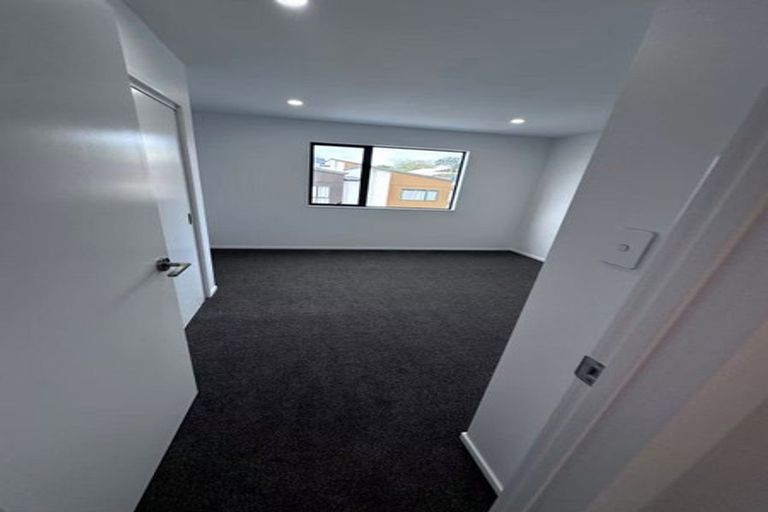 Photo of property in 14 Raupeti Lane, Henderson, Auckland, 0612