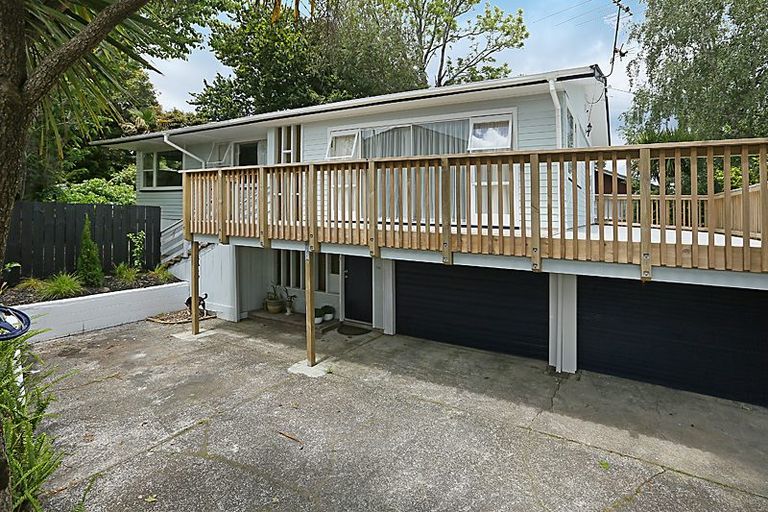 Photo of property in 122 Sturges Road, Henderson, Auckland, 0612