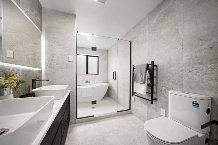 Photo of property in 6 Pukeko Road, Hobsonville, 0616