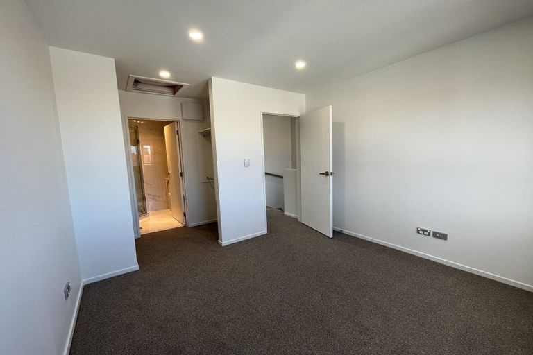 Photo of property in 4/31 Reid Road, New Lynn, Auckland, 0600