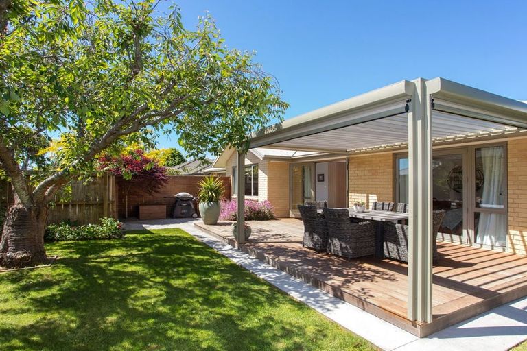 Photo of property in 53 Grimseys Road, Redwood, Christchurch, 8051