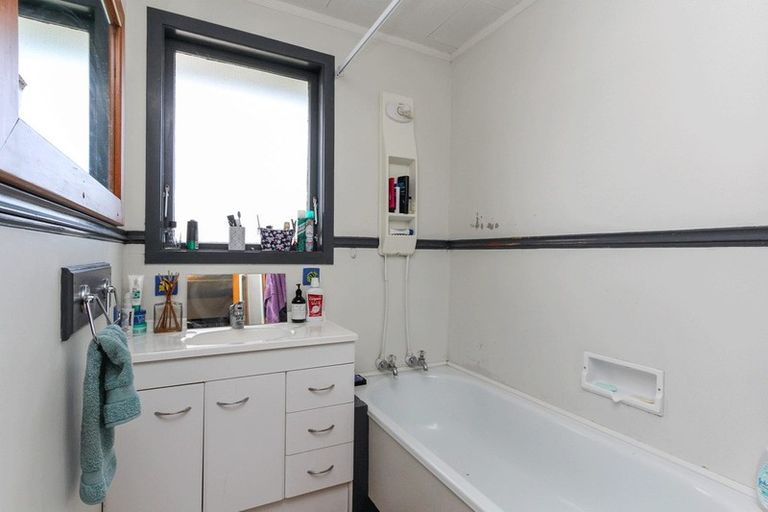 Photo of property in 30 Belair Avenue, Blagdon, New Plymouth, 4310