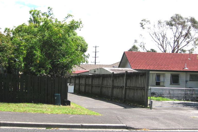 Photo of property in 5 Sabana Place, Unsworth Heights, Auckland, 0632