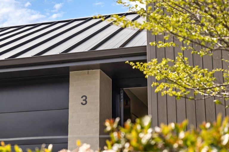 Photo of property in 3 Mulholland Drive, Jacks Point, 9371