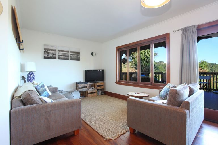 Photo of property in 11 Robertson Street, Raglan, 3225