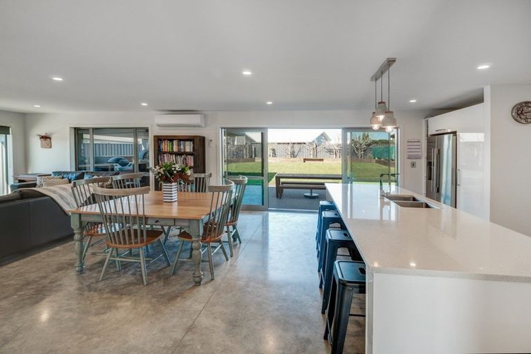 Photo of property in 7e Whakatomo Place, Havelock North, 4130