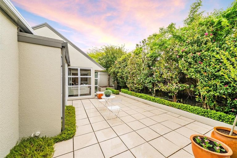 Photo of property in 27 Tui Street, Fendalton, Christchurch, 8041