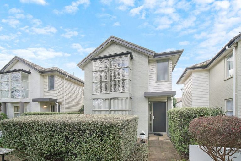 Photo of property in 71 Bruce Pulman Drive, Takanini, 2112