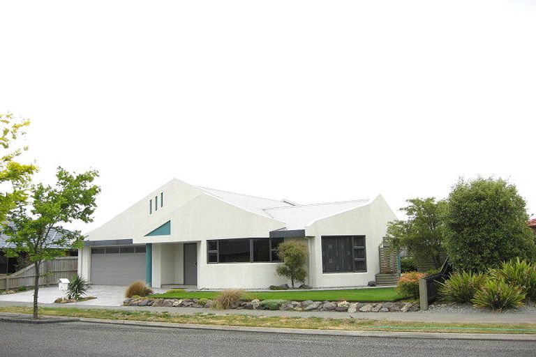 Photo of property in 7 Mahuri Street, Parklands, Christchurch, 8083